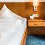 Hotel Postillion Am 4*