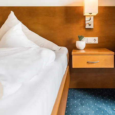 Hotel Postillion Am 4*