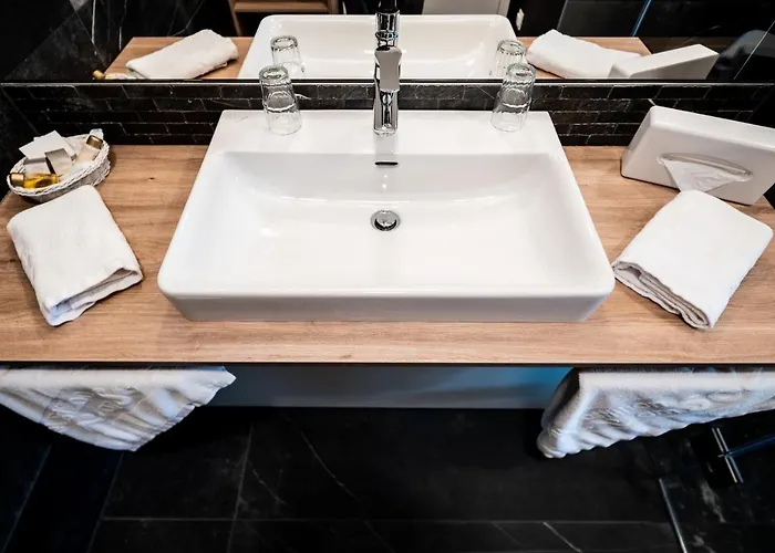 Villa Postillion Am See Hotel 4*